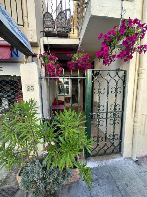 Crew Key West Hostel Αντίμπ Εξωτερικό φωτογραφία